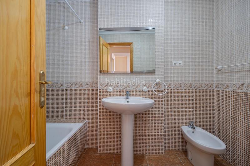 Foto 4113d16a-ef62-4e08-b38f-88bfdfc473c7. Apartamento en calle caritas 2 apartamento de dos dormitorios en residencial con piscina en Torrevieja