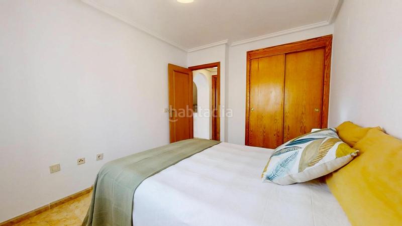 Foto 515cd4cd-7a5c-4acf-ab33-c8597f028287. Dachwohnung in calle rambla juan mateo garcia 79 in Torrevieja