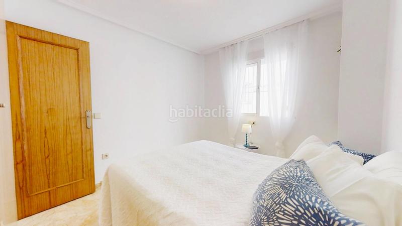 Foto b255ef23-7892-44a6-84be-cc0582f061ff. Dachwohnung in calle rambla juan mateo garcia 79 in Torrevieja