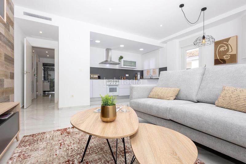 Foto 3ced7ba1-cbc3-47d9-87d7-916532255772. Piccolo appartamento con parcheggio in Jacarilla