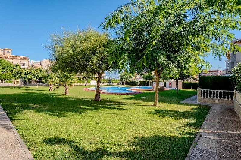 Foto 18bd58e0-edee-4cb9-a13e-aebb52c15ca8. Maison avec parking dans Aguas Nuevas Torrevieja