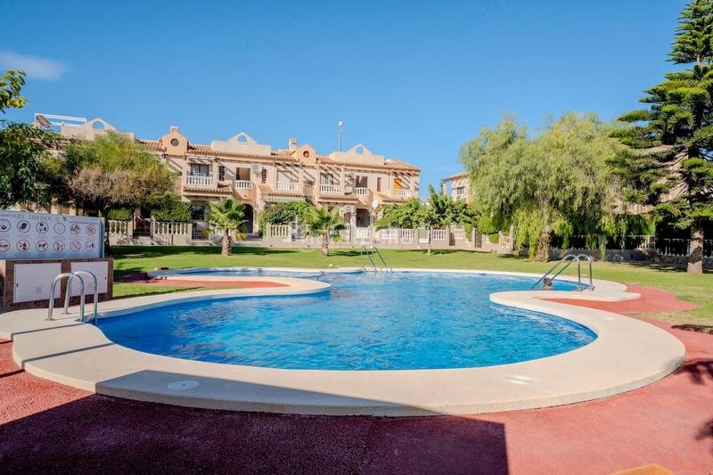 Foto ece69f19-3bd4-4a02-955a-e80bc038619e. Maison avec parking dans Aguas Nuevas Torrevieja