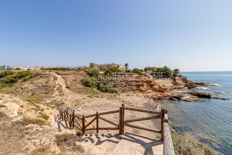 Foto 0a739e1c-7f50-44be-89fb-37b671c26807. Chalet  independiente con piscina privada en rosaleda, en Torrevieja