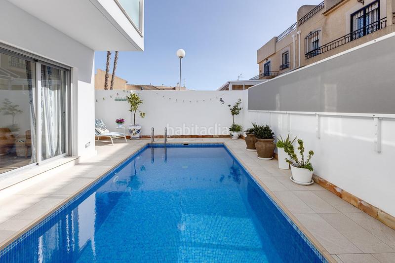 Foto b27b83c3-e1e6-4809-ad75-028e88397360. Chalet  independiente con piscina privada en rosaleda, en Torrevieja