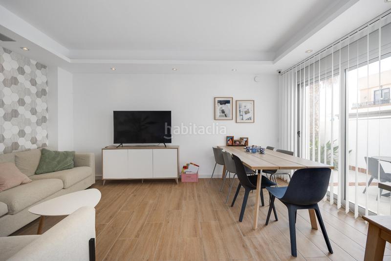 Foto b48d8186-5b05-4a92-b6c3-3aef20ebcaff. Chalet  independiente con piscina privada en rosaleda, en Torrevieja
