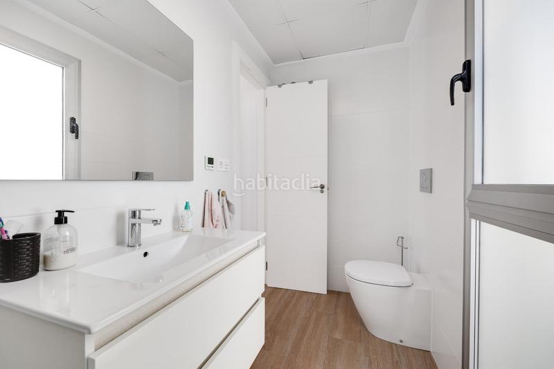 Foto f417aef9-82b3-461f-839b-a83090471bf7. Chalet  independiente con piscina privada en rosaleda, en Torrevieja