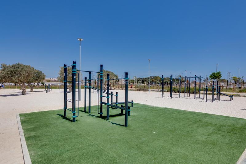 Foto 2c72c29f-0f05-4564-a9b3-61af56b69425. Casa a schiera in Zona Carrefour - Urbanizaciones Torrevieja