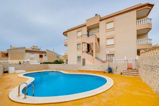 Appartement à Calle camilo jose cela 40. Planta baja de 2 dormitorios, con jardín privado 40 m2, piscina