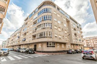 Apartament  Moriones. Piso de 2 dormitorios cerca de la estación de autobuses  torrevi