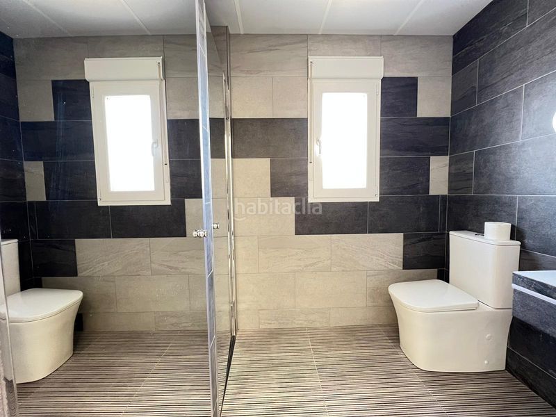 Foto a55d6a34-6aba-44fc-b0dc-a940cfb423ba. Local comercial a Pueblo Bravo Rojales