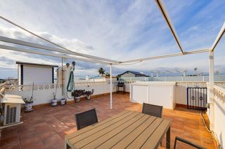 Casa  Calle aída. Encantador apartamento en planta alta en jardín del mar, junto a