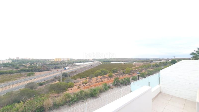 Foto 3f4d5718-b792-4426-8b30-58aac87fcf3c. Dúplex amb calefacció aparcament piscina a Lomas de Cabo Roig - Los Dolses Orihuela