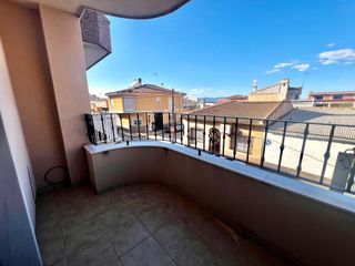Piccolo appartamento in Rojales. Piso amplio en primera planta con balcón, chimenea y 4 dormitori