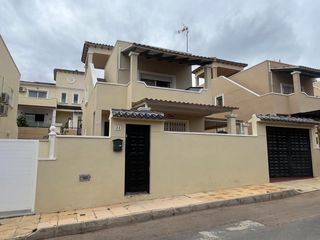 Casa adossada a San Miguel de Salinas