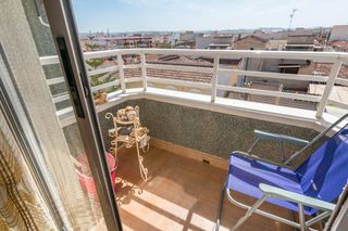 Lloguer Apartament a Calle carlos die 8. Amplio apartamento de 3 dormitorios en alquiler en los montesino