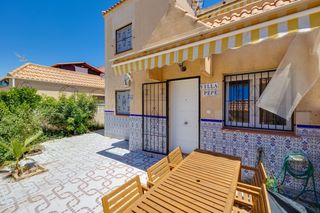 Semi detached house  Urbanizacion urbanización jardín del mar iii. Adosado con jardín, piscina y listo para entrar a vivir
