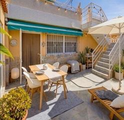 Casa adossada a Calle de urbión 21. Chalet de dos dormitorios en los altos