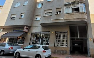 Aparcament cotxe a Avenida habaneras