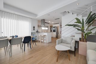 Xalet  Calle tomás valcarcel. Chalet independiente con piscina privada en rosaleda, torrevieja