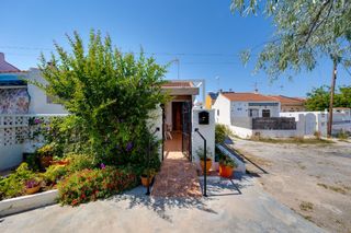 Casa  Manuel benitez-el cordobe. Casa en venta en torrevieja con jardin privado y orientacion sur
