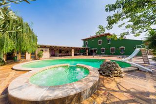 Masia a Almoradí. Casa villa con terreno en almoradi