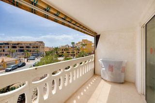 Apartment in Europeos los 10. Apartamento 1 dormitorio con vistas laterales al mar y parking c