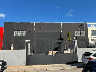 Bâtiment à usage industriel à Parque Acuático - Sector 25. Amplia nave industrial en venta en torrevieja!!!