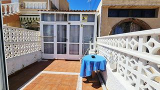 Casa in Nueva Torrevieja. Bungalow con gran terraza privada en nueva torrevieja  perfecto