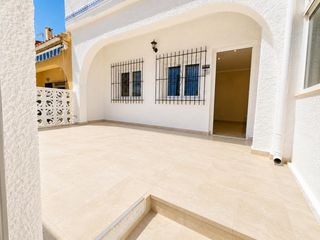 Casa adossada a Calle parque del miño 118. Bungalow adosado listo para entrar a vivir en urbanización marin