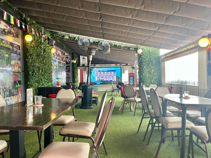 Foto 5c26819a-37ad-4dbc-920a-fd547f58db3d. Traspaso local comercial traspaso ipg sports bar altos de cabo roig costa en Orihuela