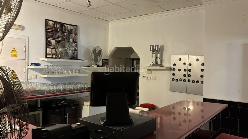 Foto e840eb16-1731-4d00-84ec-1f1c2723493e. Traspaso local comercial traspaso ipg sports bar altos de cabo roig costa en Orihuela