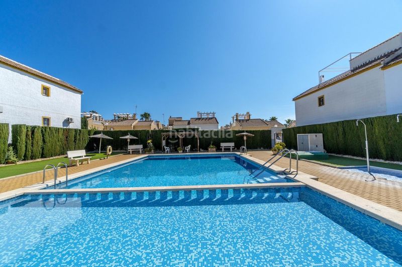 Foto 9c8beab1-f7f5-44ff-ae87-64cbf1e40f80. Casa amb piscina a La Florida Orihuela