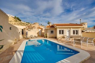 Chalet  Calle san miguel. Magnifico chalet independiente con piscina privada y vistas al c