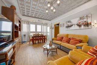 Apartament  Avenida gregorio marañon 31a. Apartamento reformado de 3 dormitorios y 2 baños a escasos 75 me