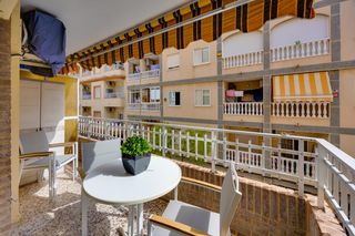 Apartament a Calle ramon gallud 227. Piso de tres dormitorios a escasos 200 metros de la playa del cu