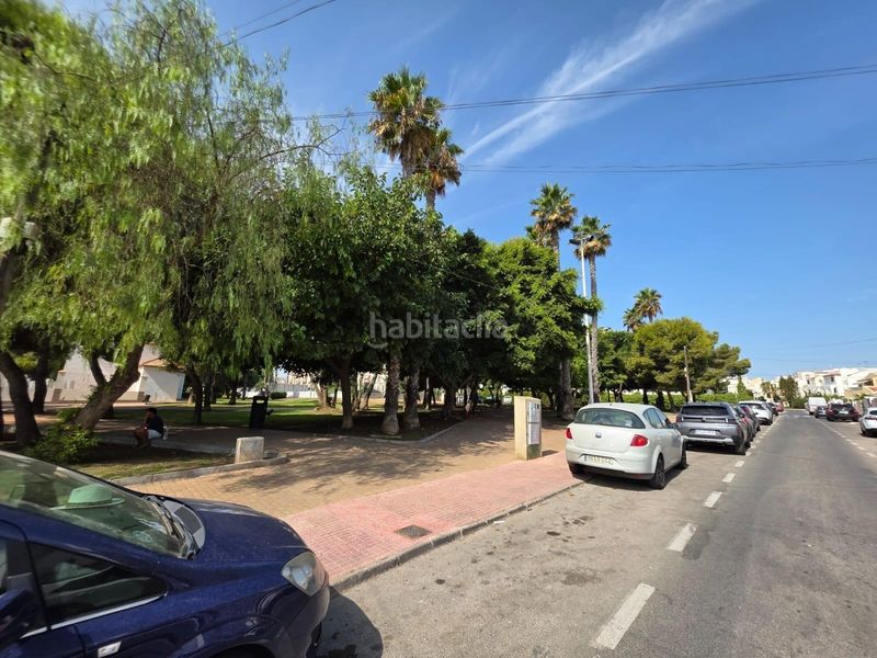 Foto 0e59bf78-6f11-4e1c-8e1b-597199ff6a88. Casa pareada dúplex en calas blancas, , a 750 metros del mar en Torrevieja