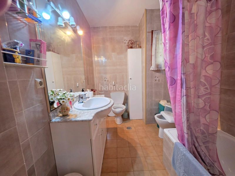 Foto b5d8b985-64bc-41ba-ac6e-6c855f229560. Casa pareada dúplex en calas blancas, , a 750 metros del mar en Torrevieja