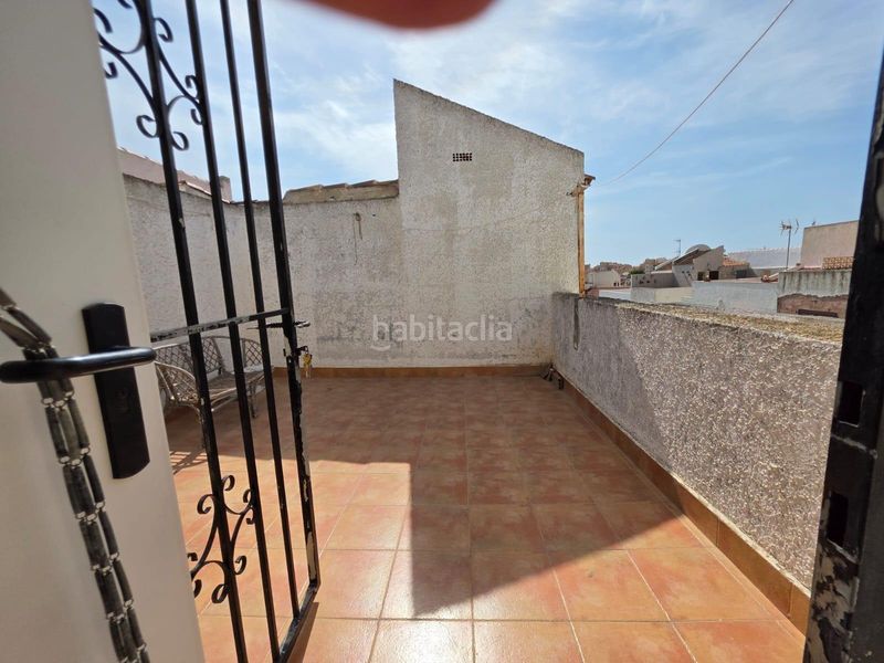 Foto dbe23231-a689-4f9c-9626-0e2623575bf0. Casa pareada dúplex en calas blancas, , a 750 metros del mar en Torrevieja