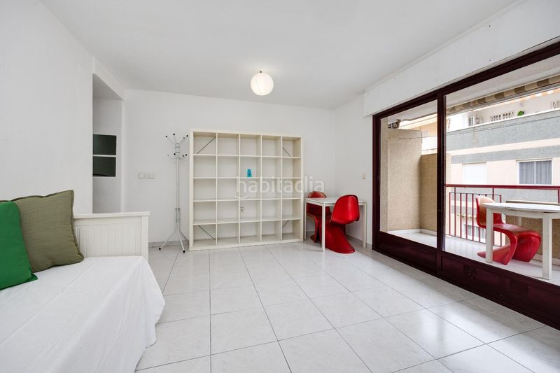 Foto 5ad8b8de-50a5-446a-aa66-cee614888f58. Estudio gran estudio en zona avenida habaneras, en Torrevieja