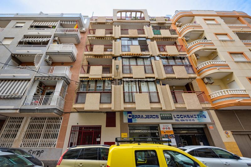 Foto b5fa344e-857f-47d7-8b47-199b33085912. Estudio gran estudio en zona avenida habaneras, en Torrevieja