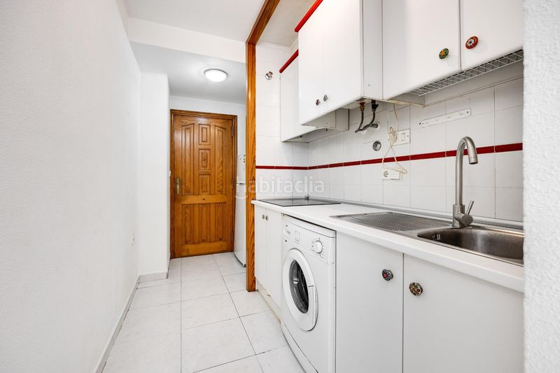 Foto e9ceff59-a630-4c1d-865c-00a54f043d2c. Estudio gran estudio en zona avenida habaneras, en Torrevieja
