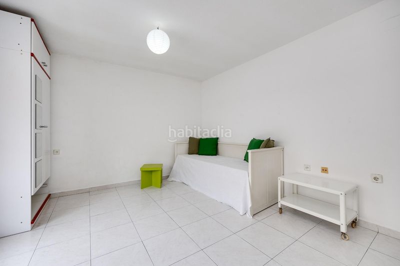 Foto ec292b5b-e269-4eca-b4d7-1198660ea7cd. Estudio gran estudio en zona avenida habaneras, en Torrevieja