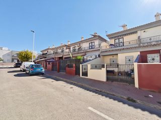Casa adossada a Calle gotzone mora