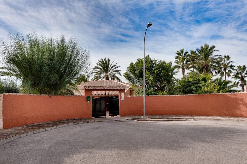 Foto e4fa6ce3-fe43-45f3-af4e-01976e0ef3d5. Chalet mit heizung parking pool in Zona Carrefour - Urbanizaciones Torrevieja