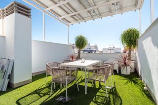 Miete Etagenwohnung in San Javier. Chalet de reciente construcción en alquiler  2024