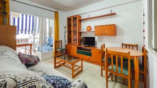 Etagenwohnung in Centro Urbano. Apartamento de 2 dormitorios en venta en centro de benidorm con