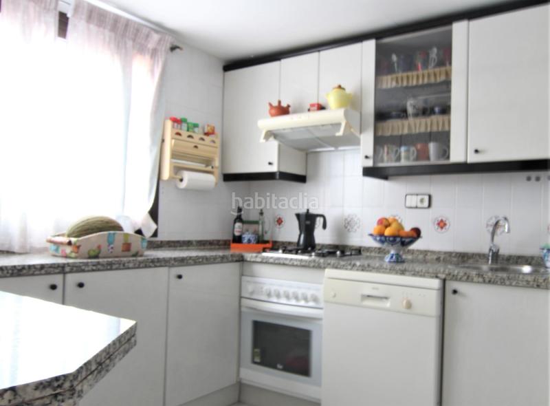 Foto 35f6aed9-05a7-45bc-b83a-f67507b8e73a. A tre livelli in Centro Urbano Benidorm