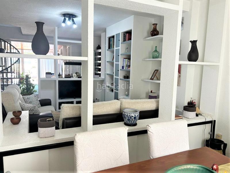 Foto 7d3a9894-1586-42dd-aedf-b9969ca4e814. A tre livelli in Centro Urbano Benidorm