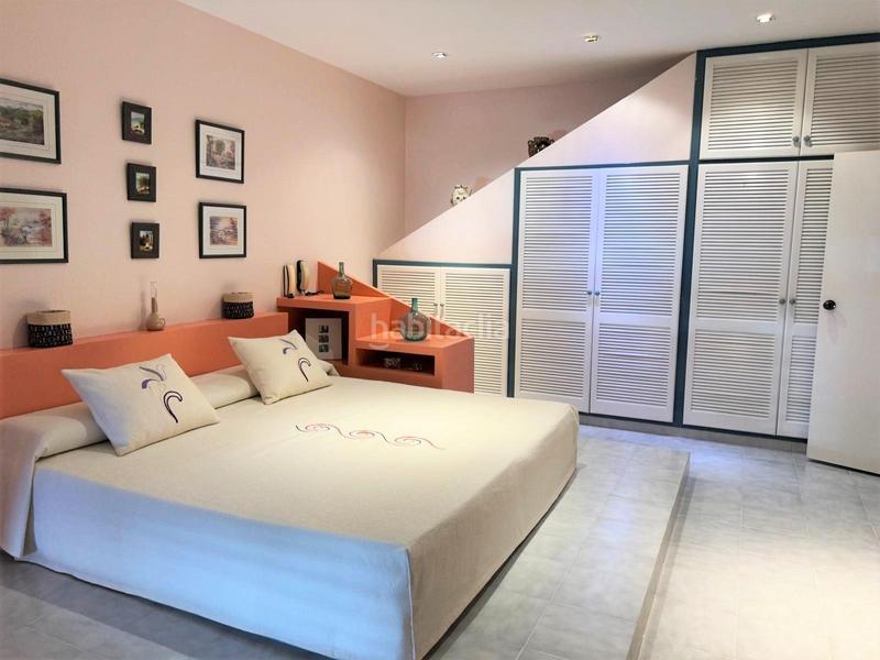 Foto 8e0233a4-5645-40f8-aee6-e3b755bd5166. A tre livelli in Centro Urbano Benidorm