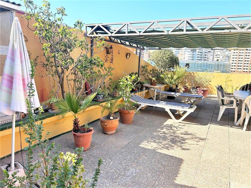 Foto bb32e96f-c7bd-4ffc-bf33-a844c0d49dde. A tre livelli in Centro Urbano Benidorm